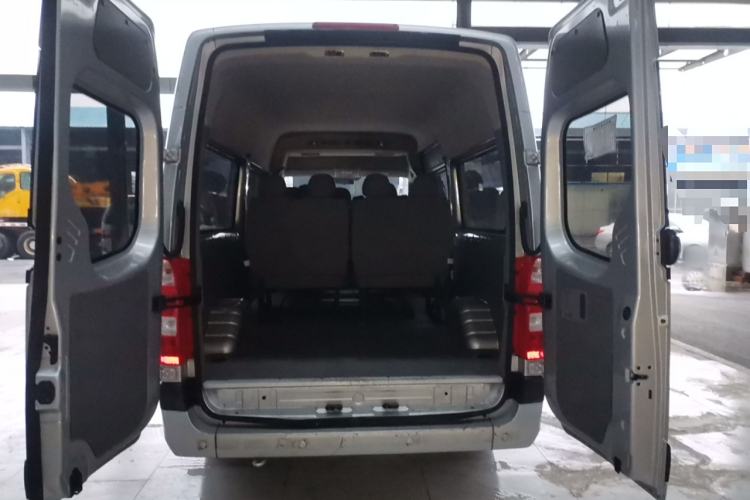 Used Foton Toano 2021 2.0T Manual Tongtu Extended-Wheelbase Mid-Roof 9-Seater 4F20TC3 Trunk