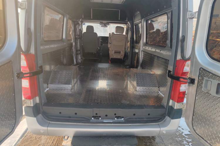 Used Foton Toano 2021 2.8T Manual Tongtu Long Wheelbase Mid-Height 5/6/7-Seater F2.8NS6B177L Trunk