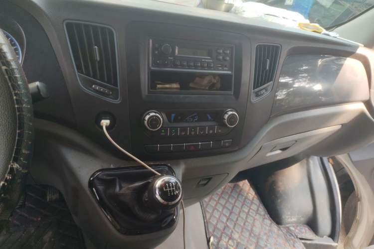 Used Foton Toano 2021 2.0T Manual Tongtu Short Wheelbase Mid-Height 5/6-Seater 4F20TC3 Audio And AC Panel