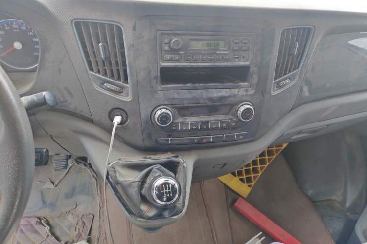 Used Foton Toano 2021 2.0T Manual Tongtu Short Wheelbase Mid-Height 5/6-Seater 4F20TC3 Audio And AC Panel