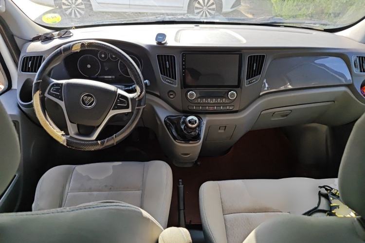 Used Foton Toano 2021 2.0T Manual Tongtu Long Wheelbase Mid-Height 5/6/7-Seater 4F20TC3 Center Console
