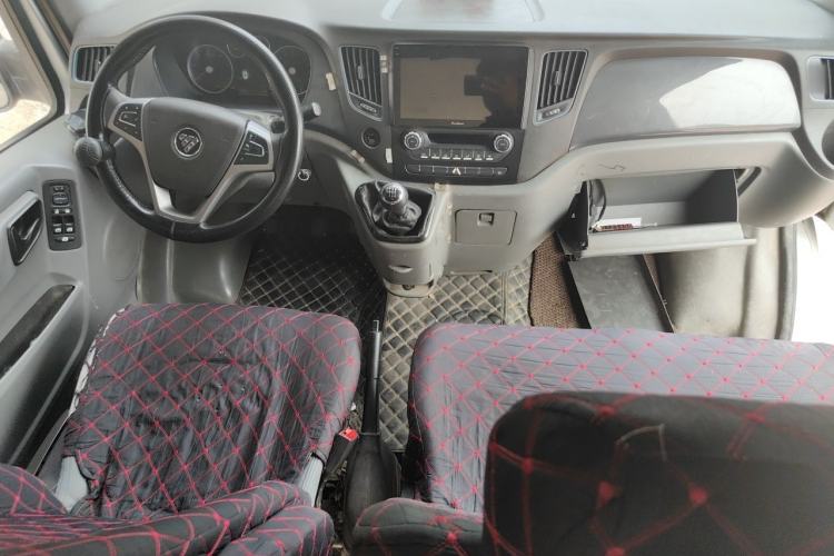 Used Foton Toano 2021 2.0T Manual Tongtu Long Wheelbase Mid-Height 5/6/7-Seater 4F20TC3 Center Console