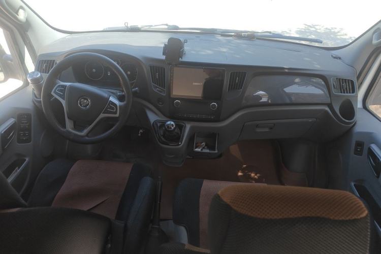 Used Foton Toano 2021 2.0T Manual Tongtu Long Wheelbase Mid-Height 5/6/7-Seater 4F20TC3 Center Console