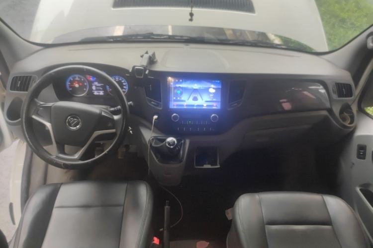 Used Foton Toano 2021 2.0T Manual Tongtu Long Wheelbase Mid-Height 5/6/7-Seater 4F20TC3 Center Console