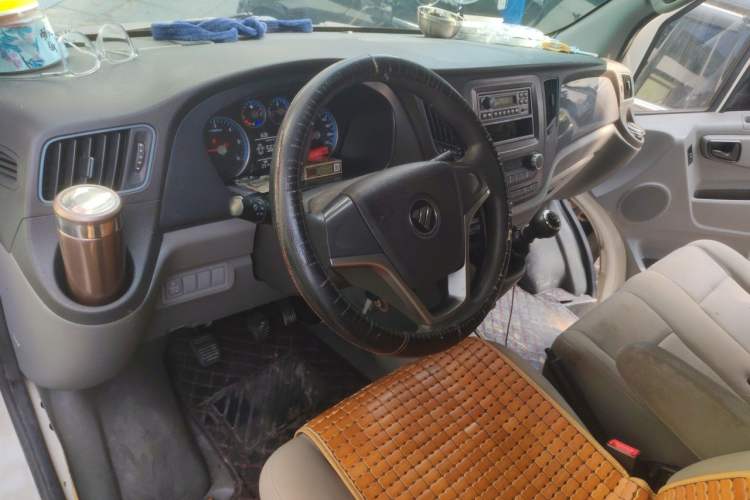 Used Foton Toano 2021 2.0T Manual Tongtu Short Wheelbase Mid-Height 5/6-Seater 4F20TC3 Center Console