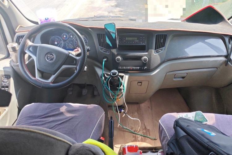 Used Foton Toano 2021 2.0T Manual Tongtu Long Wheelbase Mid-Height 5/6/7-Seater 4F20TC3 Center Console