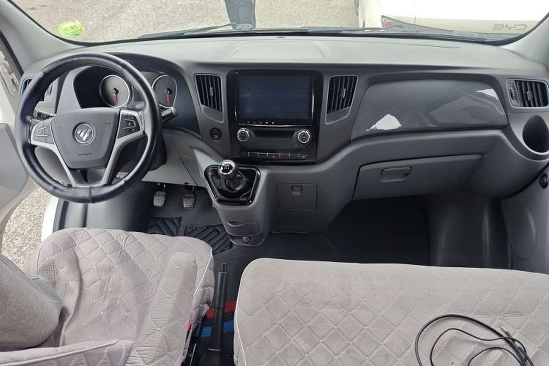 Used Foton Toano 2021 2.0T Manual Tongtu Long Wheelbase Mid-Height 5/6/7-Seater 4F20TC3 Center Console