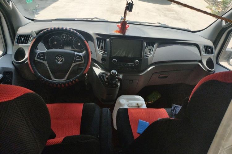 Used Foton Toano 2021 2.8T Manual Tongtu Long Wheelbase Ultra-High Roof 5/6/7-Seater F2.8 NS6B177L Center Console