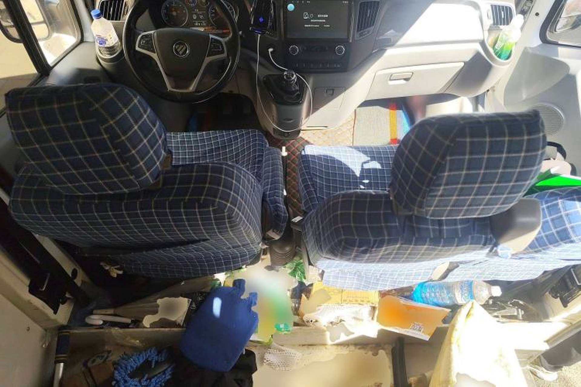 Used Foton Toano 2021 2.0T Manual Tongtu Short Wheelbase Mid-Height 5/6-Seater 4F20TC3 Center Console
