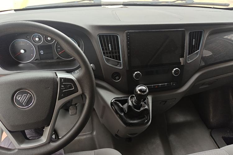 Used Foton Toano 2021 2.0T Manual Tongtu Short Wheelbase Mid-Height 5/6-Seater 4F20TC3 Center Console