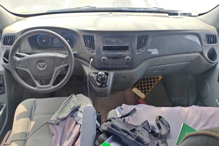 Used Foton Toano 2021 2.0T Manual Tongtu Short Wheelbase Mid-Height 5/6-Seater 4F20TC3 Center Console