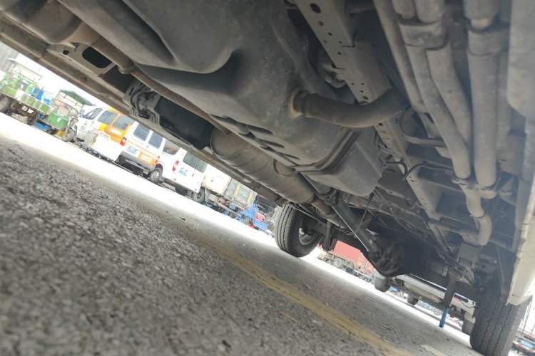 Used Foton Toano 2021 2.0T Manual Tongtu Extended-Wheelbase Mid-Roof 9-Seater 4F20TC3 Chassis Front Left