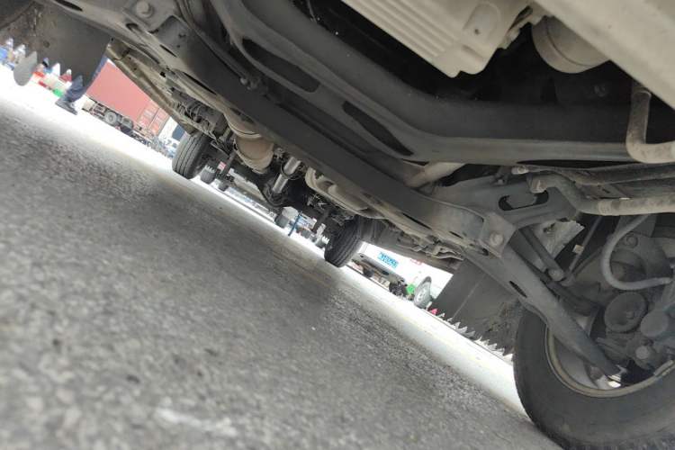 Used Foton Toano 2021 2.0T Manual Tongtu Extended-Wheelbase Mid-Roof 9-Seater 4F20TC3 Chassis Front