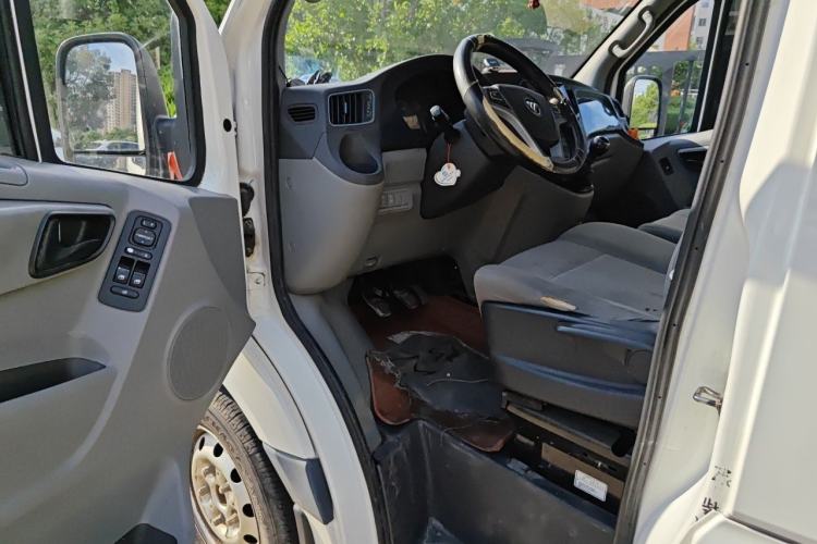Used Foton Toano 2021 2.0T Manual Tongtu Long Wheelbase Mid-Height 5/6/7-Seater 4F20TC3 Driver Seat
