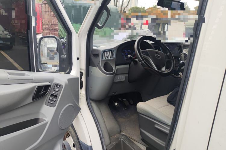 Used Foton Toano 2021 2.8T Manual Tongtu Long Wheelbase Mid-Height 5/6/7-Seater F2.8NS6B177L Driver Seat