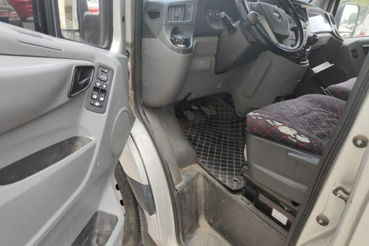 Used Foton Toano 2021 2.0T Manual Tongtu Long Wheelbase Mid-Height 5/6/7-Seater 4F20TC3 Driver Seat