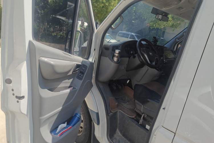 Used Foton Toano 2021 2.0T Manual Tongtu Long Wheelbase Mid-Height 5/6/7-Seater 4F20TC3 Driver Seat