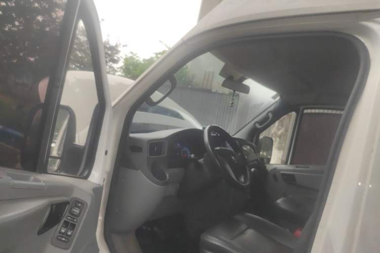 Used Foton Toano 2021 2.0T Manual Tongtu Long Wheelbase Mid-Height 5/6/7-Seater 4F20TC3 Driver Seat