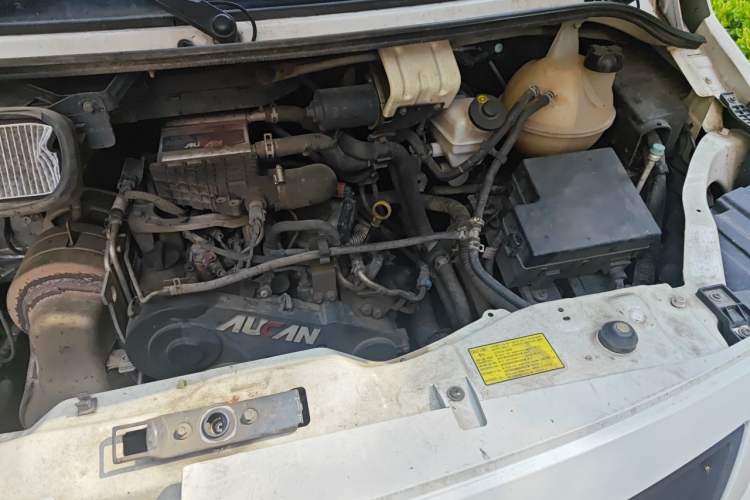 Used Foton Toano 2021 2.0T Manual Tongtu Extended-Wheelbase Mid-Roof 5/6/7-Seater 4F20TC3 Engine Bay Left