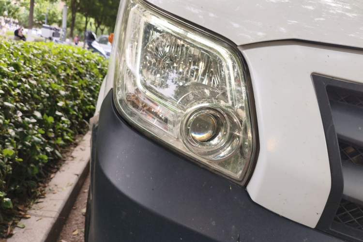 Used Foton Toano 2021 2.0T Manual Tongtu Short Wheelbase Mid-Height 9-Seater 4F20TC3 Exterior 6