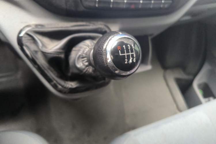 Used Foton Toano 2021 2.0T Manual Tongtu Short Wheelbase Mid-Height 5/6-Seater 4F20TC3 Gear Lever