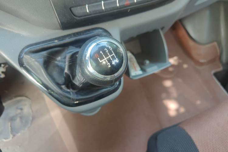 Used Foton Toano 2021 2.0T Manual Tongtu Long Wheelbase Mid-Height 5/6/7-Seater 4F20TC3 Gear Lever