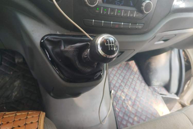 Used Foton Toano 2021 2.0T Manual Tongtu Short Wheelbase Mid-Height 5/6-Seater 4F20TC3 Gear Lever