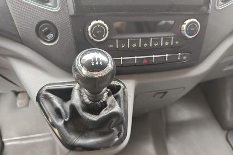 Used Foton Toano 2021 2.0T Manual Tongtu Short Wheelbase Mid-Height 5/6-Seater 4F20TC3 Gear Lever