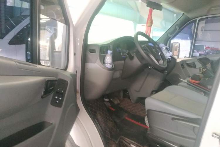 Used Foton Toano 2021 2.0T Manual Tongtu Short Wheelbase Mid-Height 5/6-Seater 4F20TC3 Interior 3