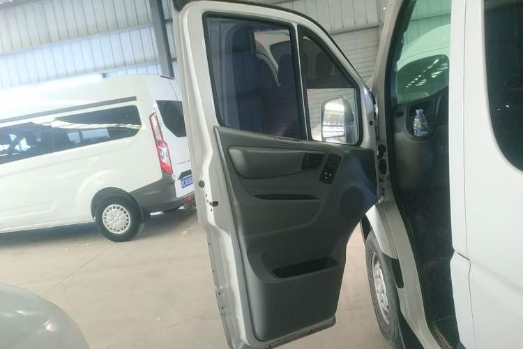 Used Foton Toano 2021 2.0T Manual Tongtu Short Wheelbase Mid-Height 5/6-Seater 4F20TC3 Interior 8