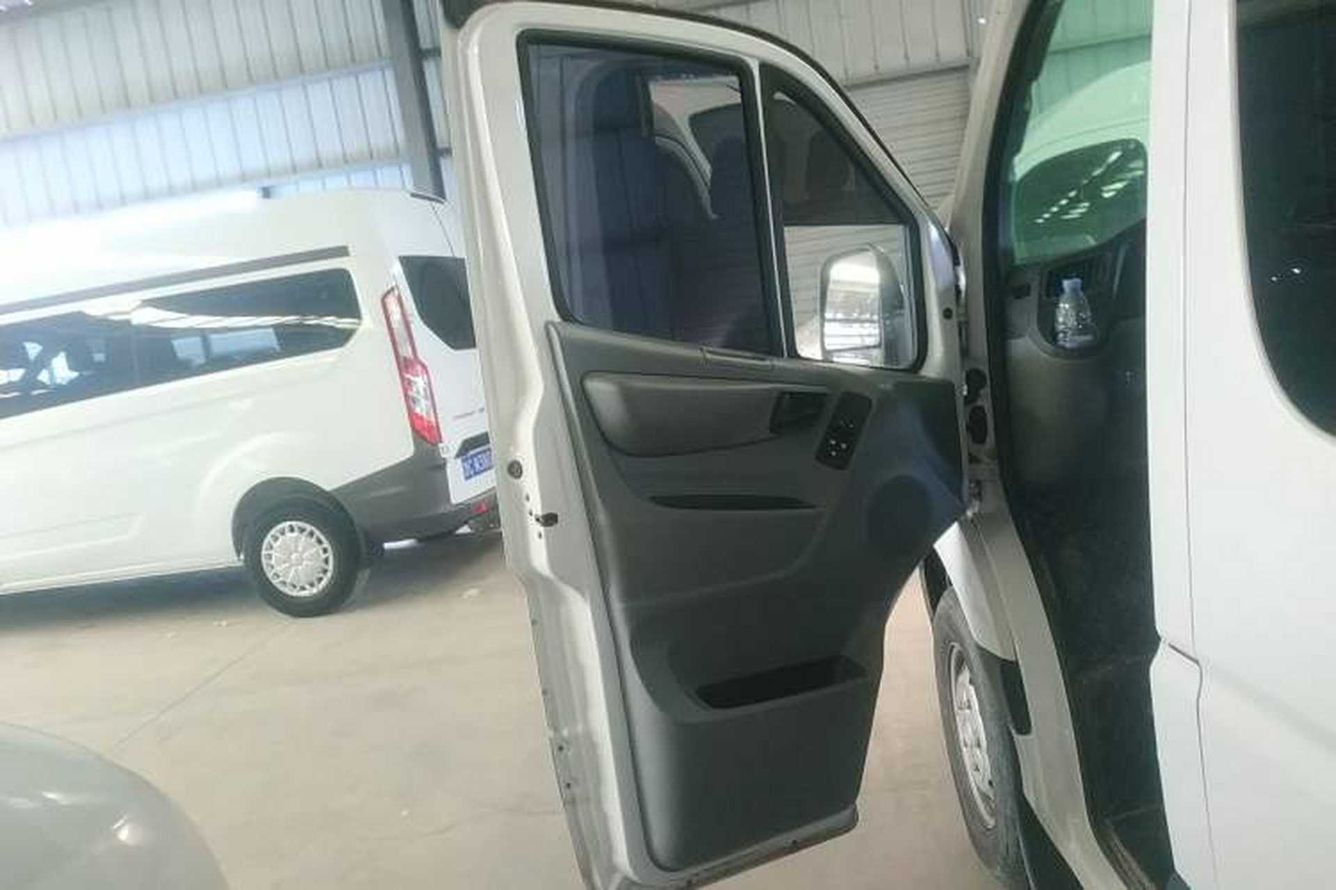 Used Foton Toano 2021 2.0T Manual Tongtu Short Wheelbase Mid-Height 5/6-Seater 4F20TC3 Interior 8