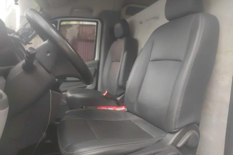 Used Foton Toano 2021 2.0T Manual Tongtu Long Wheelbase Mid-Height 5/6/7-Seater 4F20TC3 Left Front Seat