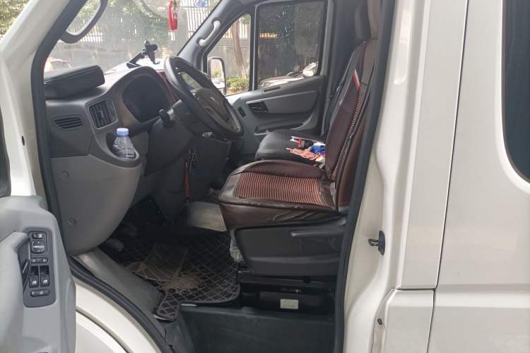 Used Foton Toano 2021 2.8T Manual Tongtu Long Wheelbase Mid-Height 5/6/7-Seater F2.8NS6B177L Left Front Seat