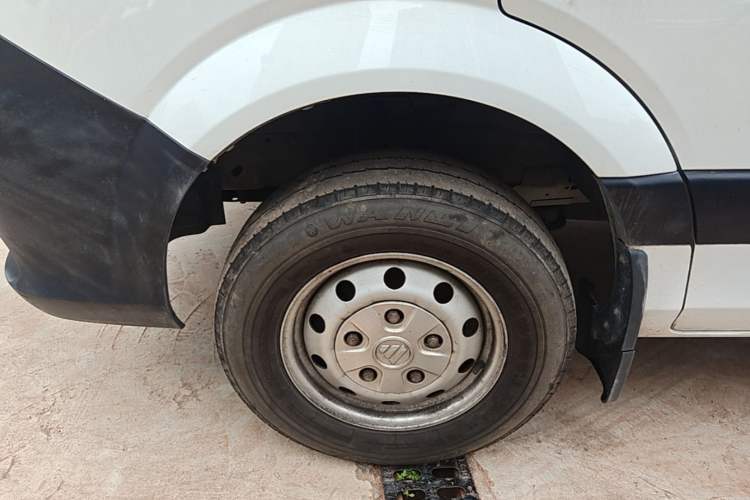 Used Foton Toano 2021 2.0T Manual Tongtu Short Wheelbase Mid-Height 5/6-Seater 4F20TC3 Left Front Wheel Hub