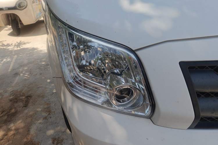 Used Foton Toano 2021 2.0T Manual Tongtu Long Wheelbase Mid-Height 5/6/7-Seater 4F20TC3 Right Front Headlight