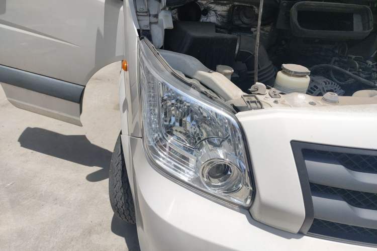 Used Foton Toano 2021 2.8T Manual Tongtu Long Wheelbase Ultra-High Roof 5/6/7-Seater F2.8 NS6B177L Right Front Headlight