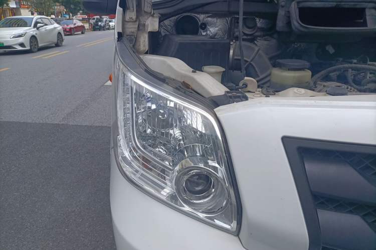 Used Foton Toano 2021 2.8T Manual Tongtu Long Wheelbase Mid-Height 5/6/7-Seater F2.8NS6B177L Right Front Headlight