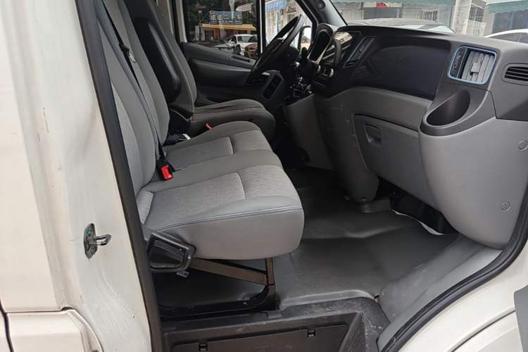 Used Foton Toano 2021 2.0T Manual Tongtu Short Wheelbase Mid-Height 5/6-Seater 4F20TC3 Right Front Seat