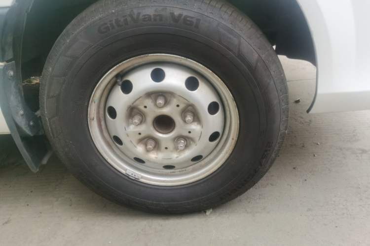 Used Foton Toano 2021 2.0T Manual Tongtu Long-Wheelbase Mid-Roof 3-Seater 4F20TC3 Right Front Wheel Hub