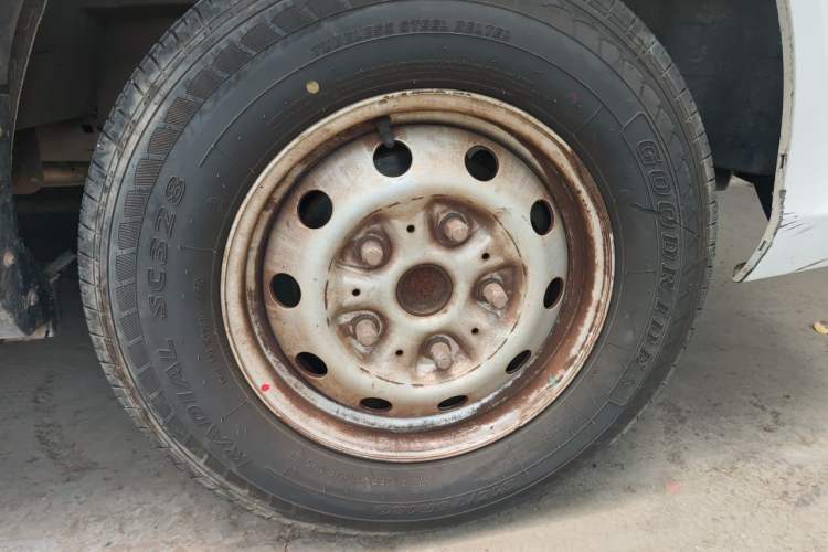 Used Foton Toano  Right Front Wheel Hub