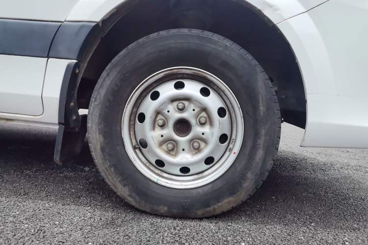 Used Foton Toano 2021 2.0T Manual Tongtu Long Wheelbase Mid-Height 5/6/7-Seater 4F20TC3 Right Front Wheel Hub