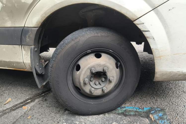 Used Foton Toano  Right Front Wheel Hub
