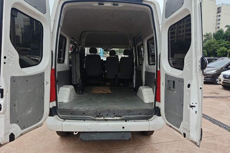 Used Foton Toano 2021 2.0T Manual Tongtu Short Wheelbase Mid-Height 5/6-Seater 4F20TC3 Trunk