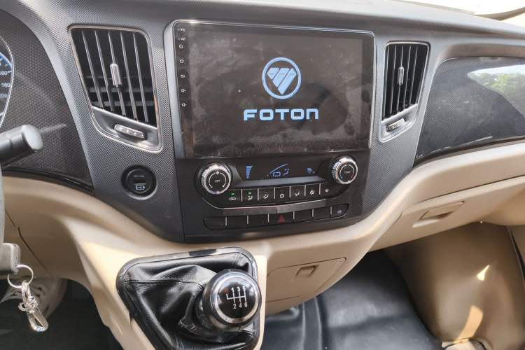 Used Foton Toano 2022 2.0T Small Passenger Custom Edition Manual Transmission Long Wheelbase Mid-Height Design Rear Single Tire 2–9 Seater Audio And AC Panel