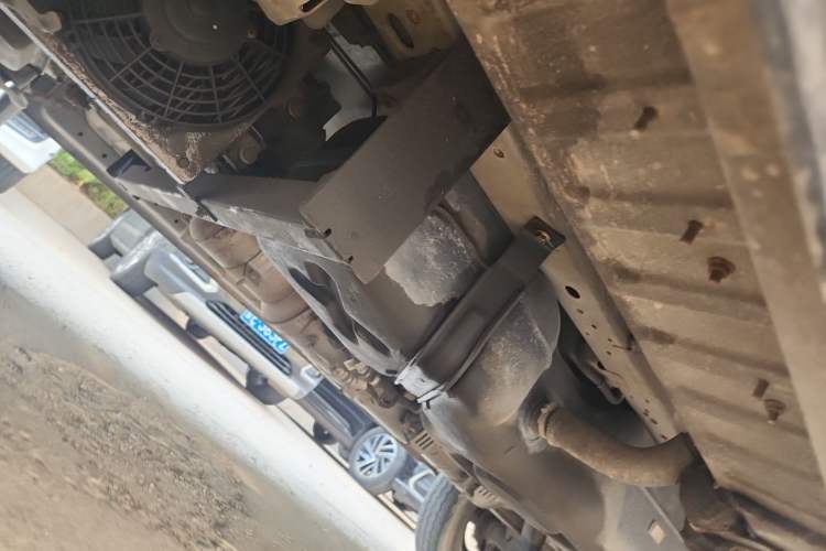 Used Foton Toano 2022 2.5T Automatic Urban Edition Short Wheelbase Mid-Height Design Single Rear Tire 5/6/9-Seater Configuration D25TCIF1 Chassis Front Left