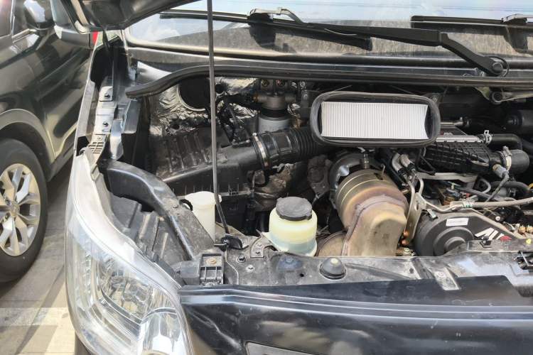 Used Foton Toano 2022 2.0T Small Passenger Custom Edition Manual Transmission Long Wheelbase Mid-Height Design Rear Single Tire 2–9 Seater Engine Bay Right
