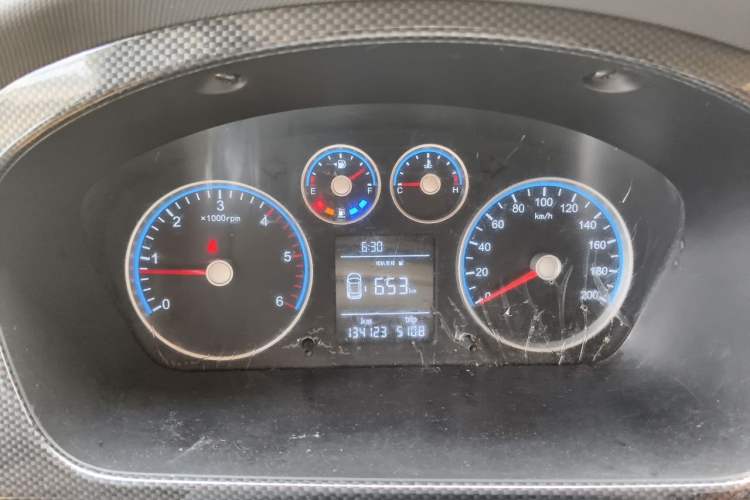Used Foton Toano 2022 2.0T Small Passenger Custom Edition Manual Transmission Long Wheelbase Mid-Height Design Rear Single Tire 2–9 Seater Instrument Cluster