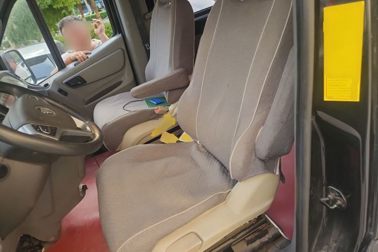 Used Foton Toano 2022 2.5T Automatic Urban Edition Short Wheelbase Mid-Height Design Single Rear Tire 5/6/9-Seater Configuration D25TCIF1 Left Front Seat