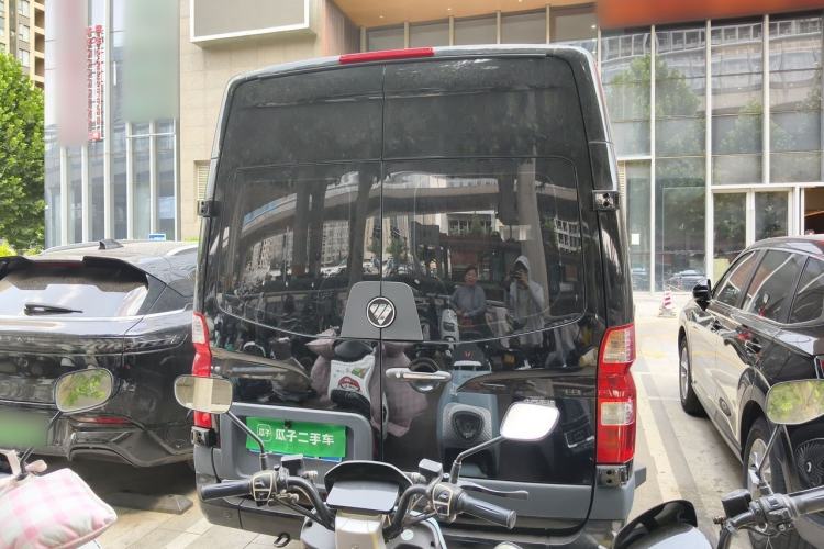 Used Foton Toano 2022 2.0T Small Passenger Custom Edition Manual Transmission Long Wheelbase Mid-Height Design Rear Single Tire 2–9 Seater Rear