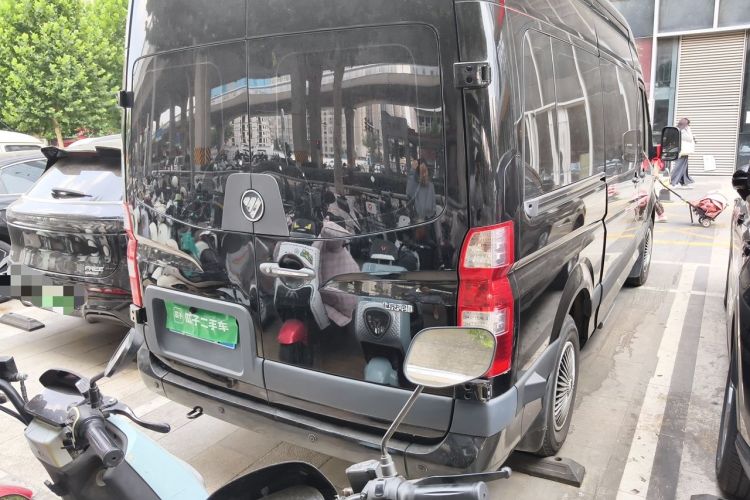 Used Foton Toano 2022 2.0T Small Passenger Custom Edition Manual Transmission Long Wheelbase Mid-Height Design Rear Single Tire 2–9 Seater Rear Right 45 Deg